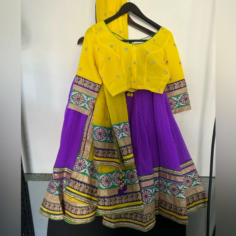 Lehenga garba outfit - Picture 1 of 5